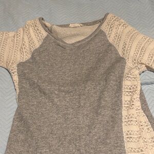Chloe & Katie Cream and Gray Knit Top